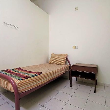 Star Lodge George Town Bagian luar foto