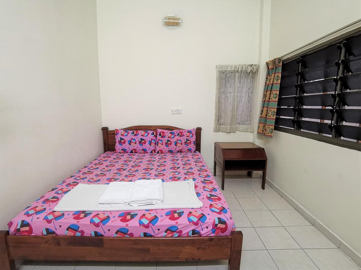 Star Lodge George Town Bagian luar foto