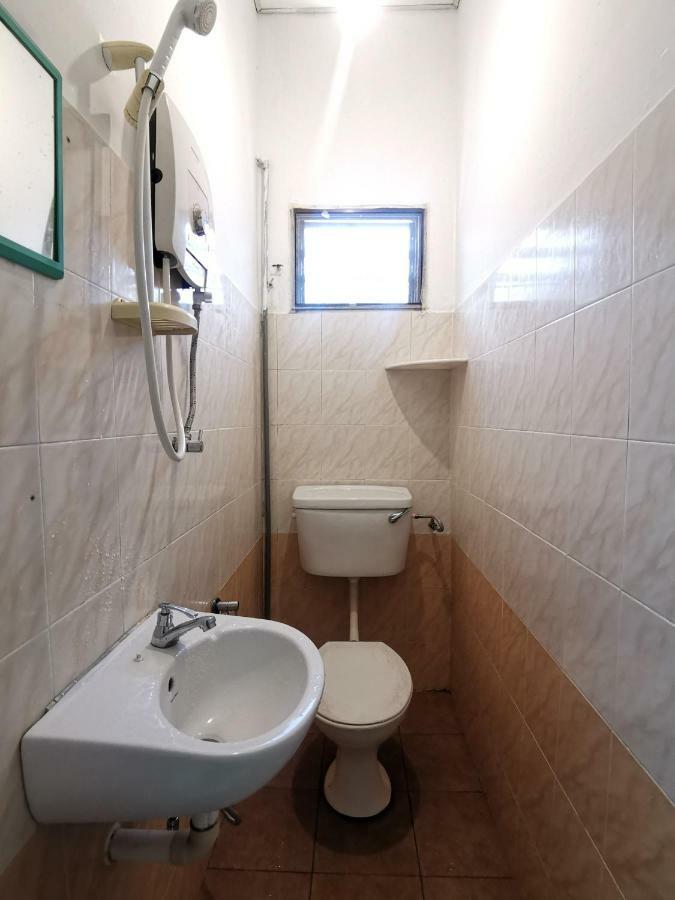 Star Lodge George Town Bagian luar foto