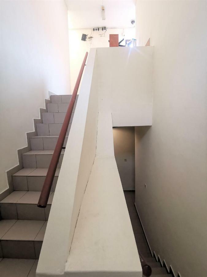 Star Lodge George Town Bagian luar foto