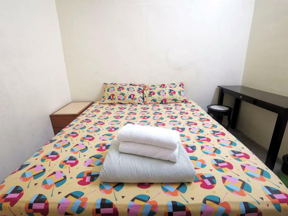 Star Lodge George Town Bagian luar foto