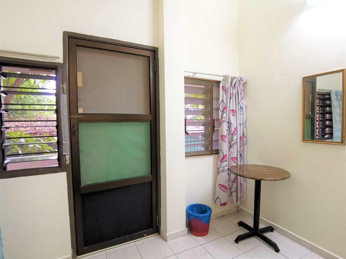 Star Lodge George Town Bagian luar foto