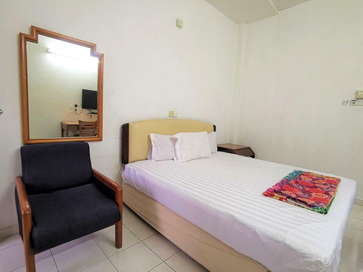 Star Lodge George Town Bagian luar foto